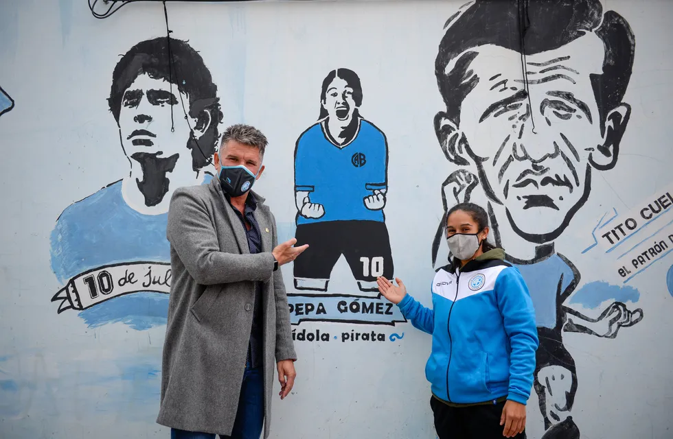 Se inauguró el mural/esténcil de Romina “Pepa” Gómez. (Prensa Belgrano).