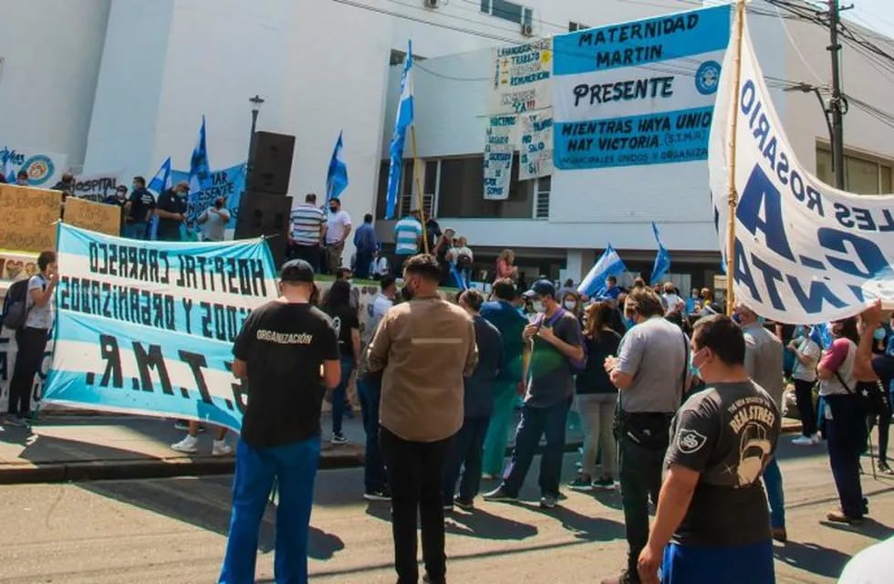 Los trabajadores organizaron una manifestación el último miércoles frente al Centro de Especialidades Médicas Ambulatorias de Rosario (Cemar). (Sindicato de Trabajadores Municipales de Rosario)