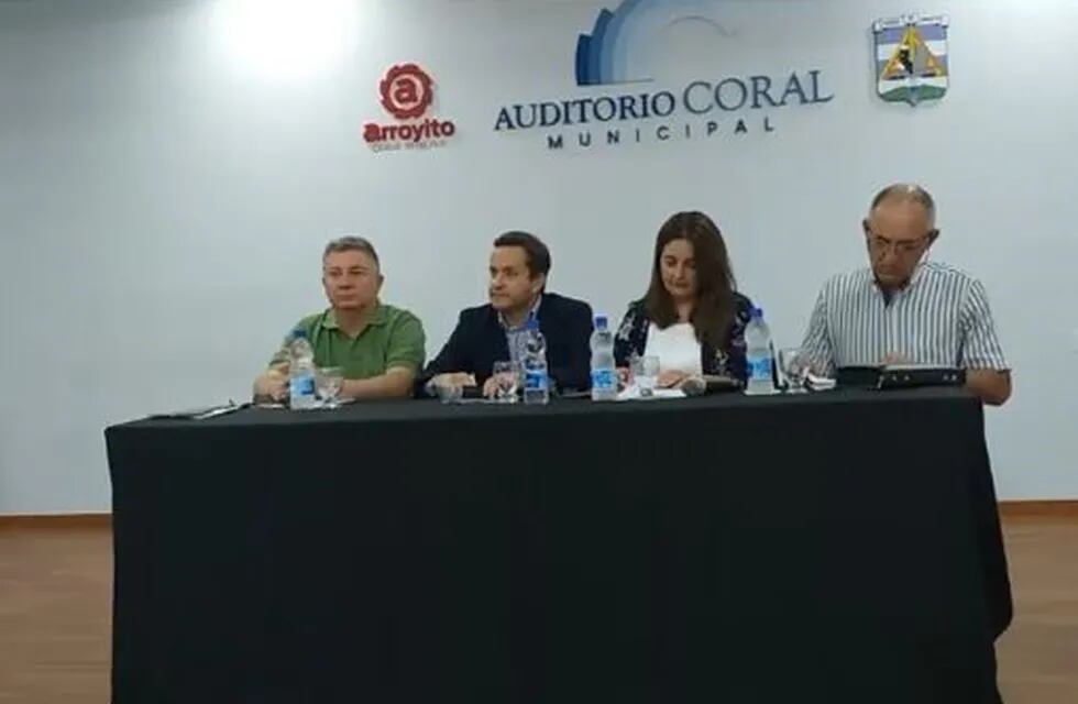 Conferencia de prensa en Arroyito situacion economica