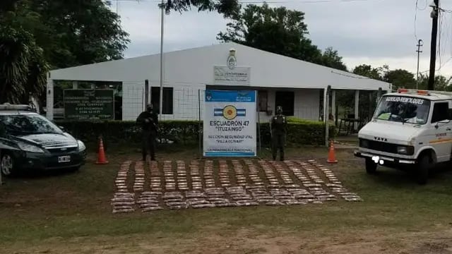 Gendarmería Nacional incautó droga en Corrientes que habría salido desde Jardín América. Gendarmería Nacional