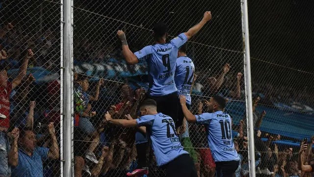 Belgrano, el único equipo que peleará por el título en Primera, Reserva y Femenino.