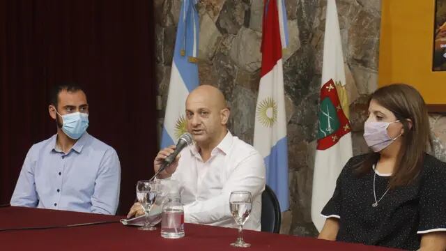 Conferencia de prensa en la Municipalidad de Carlos Paz.