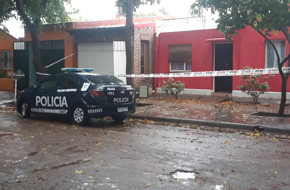 Un joven de 21 años fue asesinado en el barrio Río Atuel por el ex de su novia. Foto: Gonzalo Villatoro