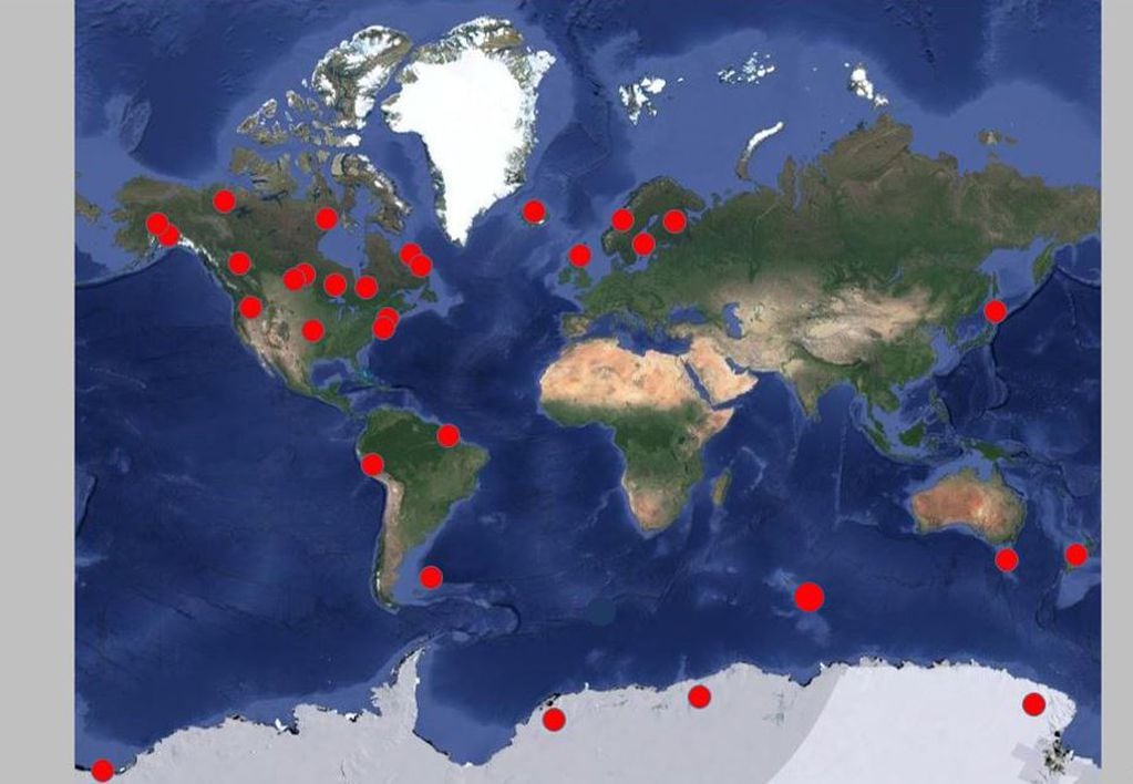 Dispositivos HAARP-SUPERDARN en el mundo. Se estima que hay 35 campos de antenas en el mundo.