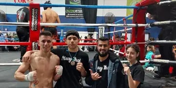 Tres chicos de Pérez ganaron una competencia nacional de Kickboxing