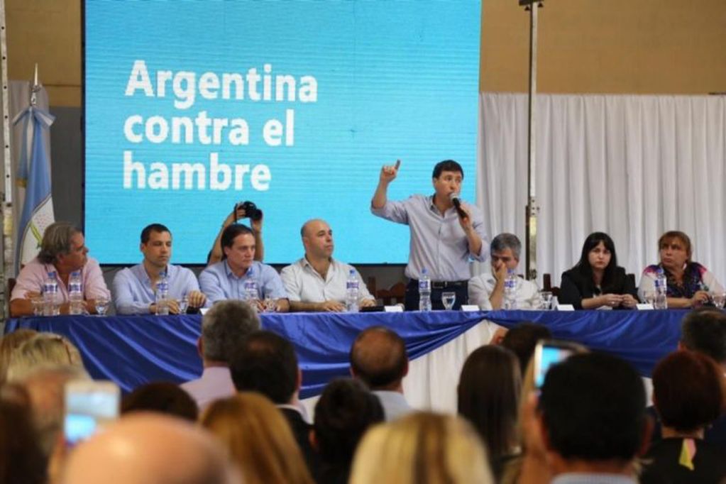 Daniel Arroyo presentó "Argentina contra el hambre" en Paso de los Libres