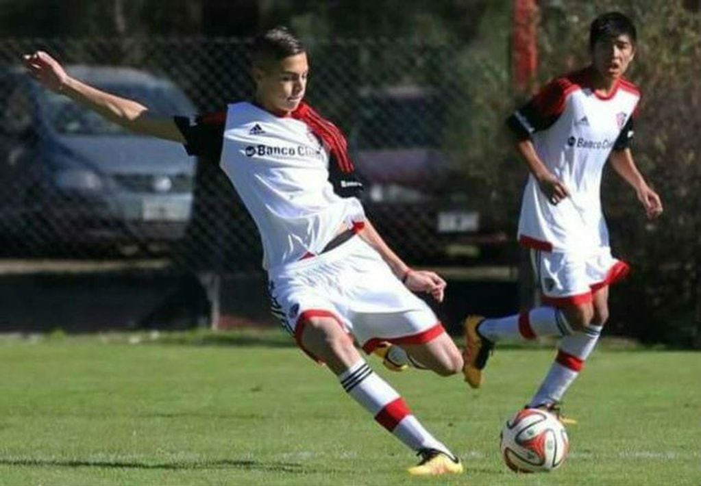 Enzo Barrenechea, villamariense que juega en Newell´s.