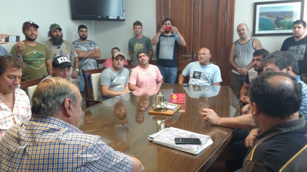 El Intendente Sánchez se reunió con trabajadores del Frigorífico Anselmo (Foto: Diario 3)