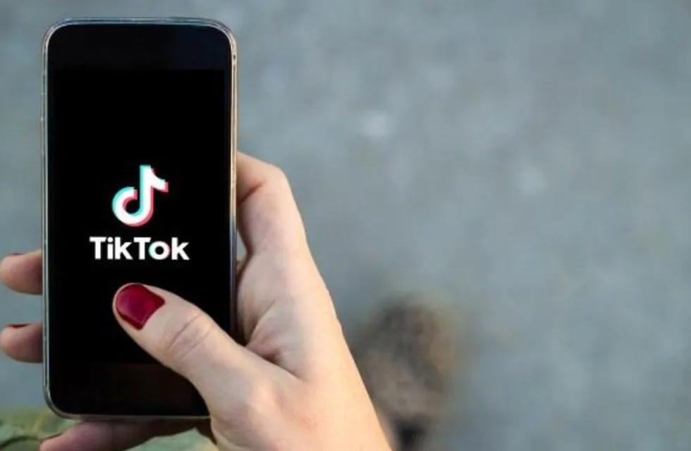 Cuál es la nueva herramienta de TikTok que identifica contenido hecho por la Inteligencia Artificial.