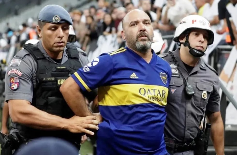 Lenoardo Ponzo fue detenido en Brasil por hacer gestos racistas en el estadio.