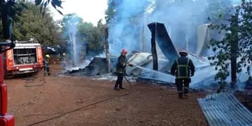 Incendio en Panambí consumió un galpón y un vehículo