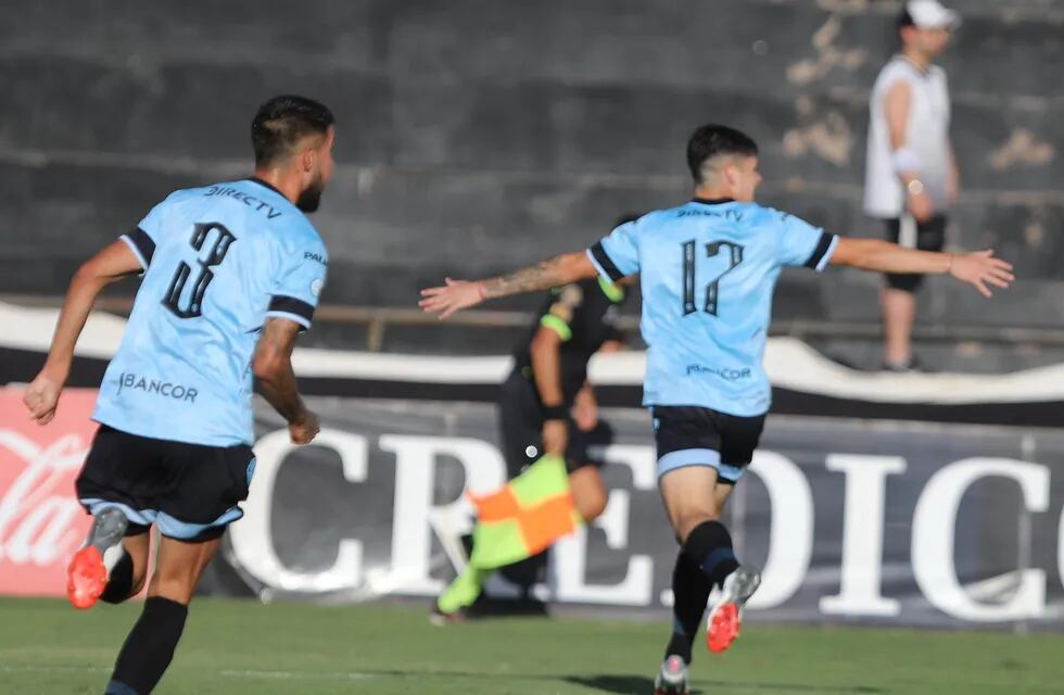 Siete minutos después de entrar, Bruno Zapelli marcó el gol de Belgrano en Mendoza. (Prensa Belgrano)