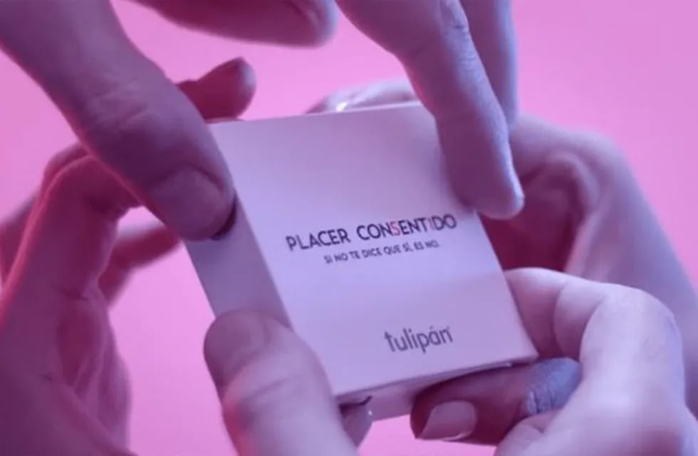 Crean un caja de preservativo que solo puede ser abierto de a dos. (Captura)