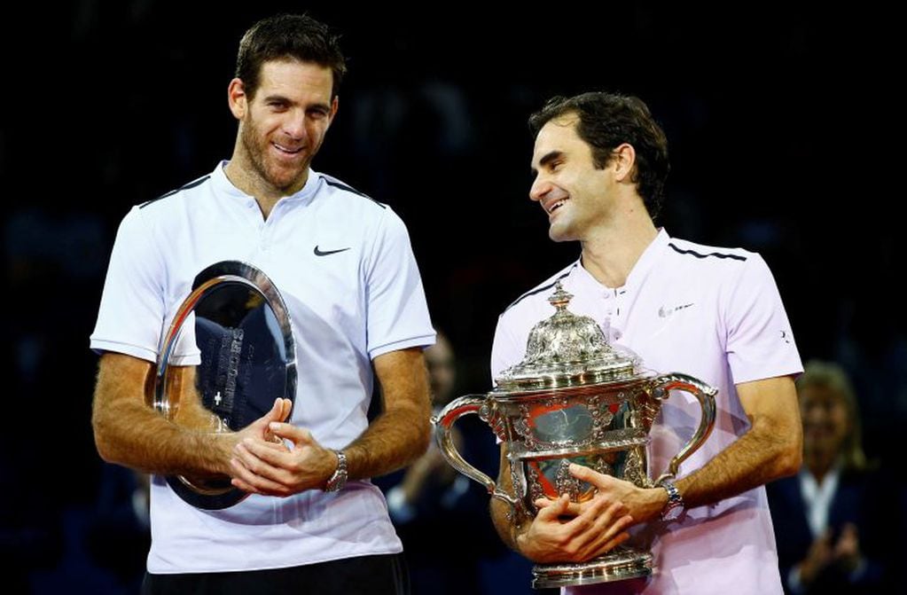Juan Martín del Potro y Roger Federer. (REUTERS)