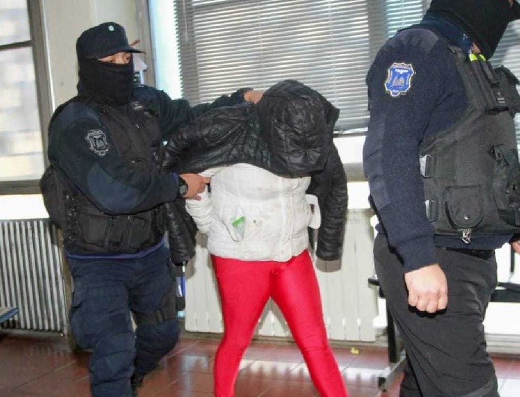 Sofía Camila Ibarra es detenida y trasladada a la cárcel de mujeres en El Borbollón.