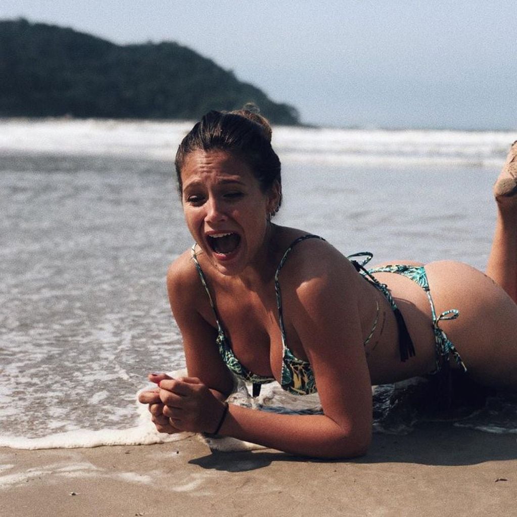 Barbie Vélez escrachó a su mamá por no avisarle que venía el agua mientras le tomaba una fotografía (Foto: Instagram/ barbiepucheta)
