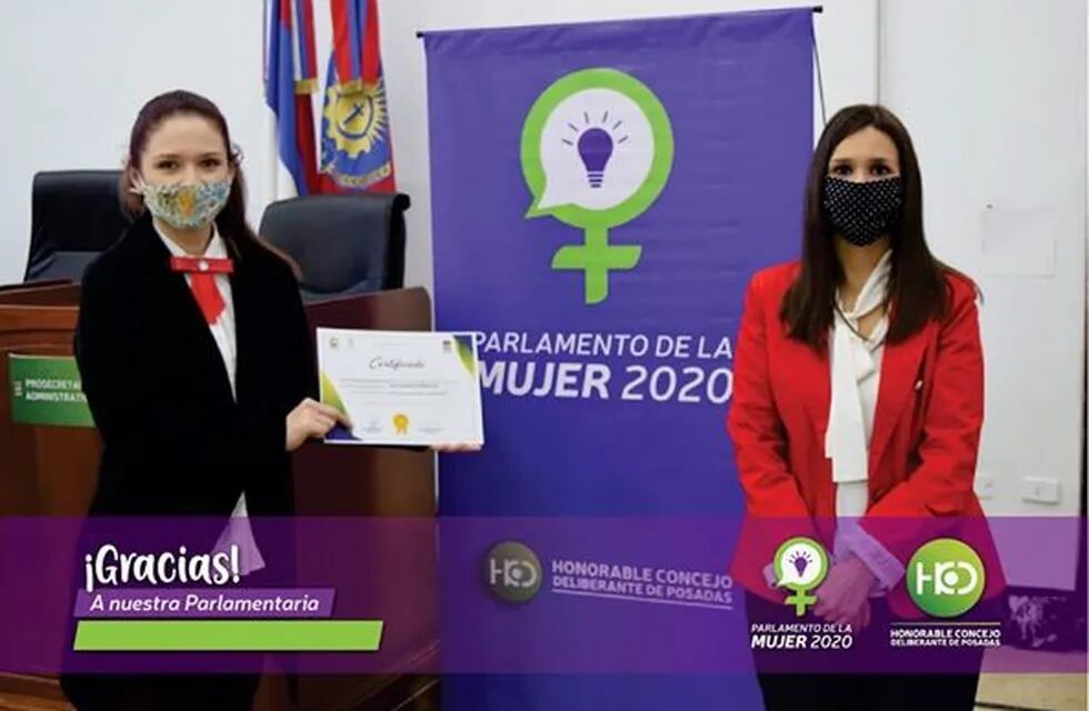 Diplomas a las participantes del Parlamento de la Mujer en Posadas. (Concejo)