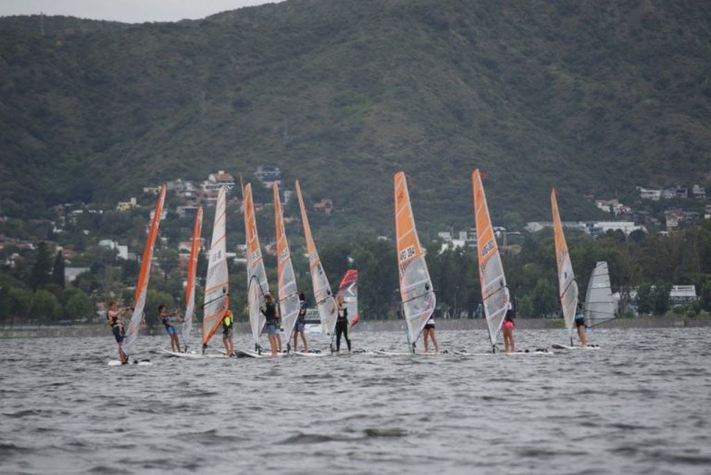 Campeonato Sudamericano de Windsurf en Carlos Paz. (Foto: Municipal).