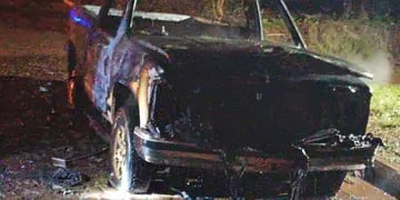 Investigan el incendio de un vehículo en Puerto Esperanza