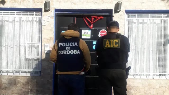 Allanamientos en Córdoba por estafas en Rosario