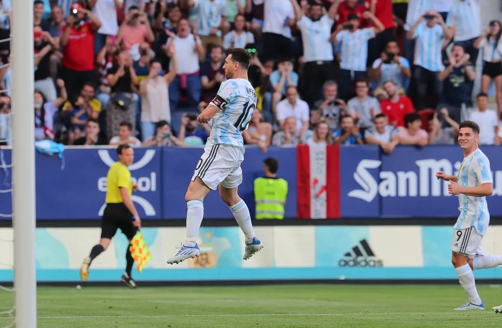 Messi convirtió 5 goles en la goleada argentina ante Estonia
