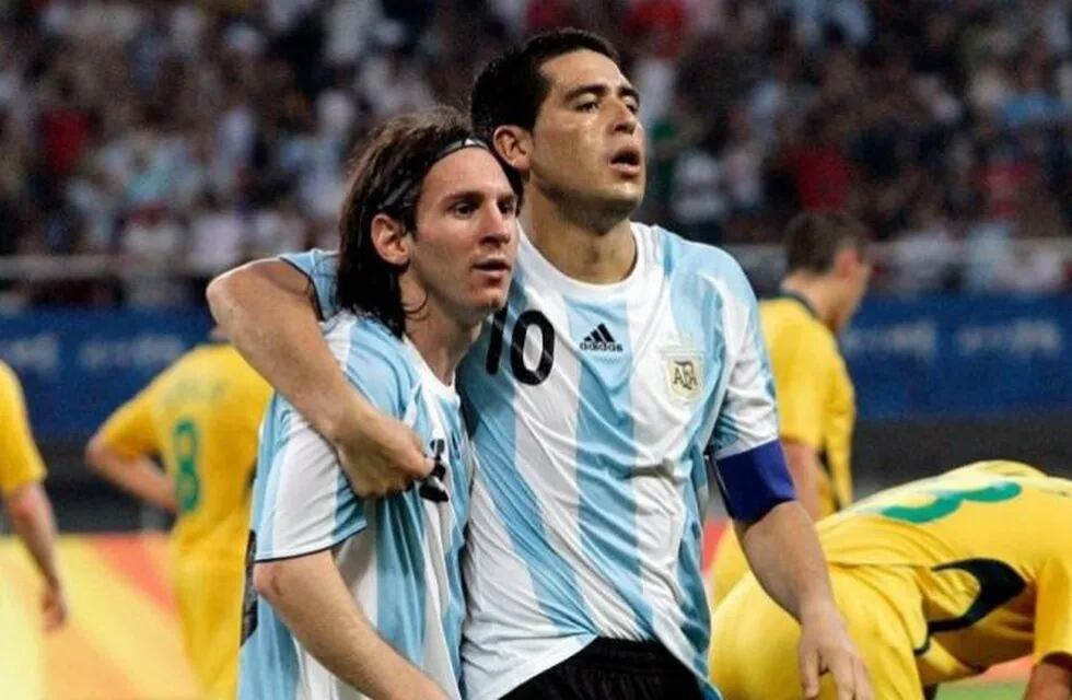 Lionel Messi y Juan Román Riquelme.