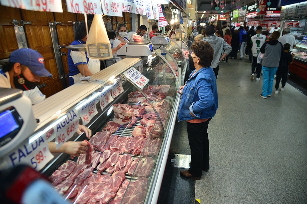La ingesta de carne en promedio por argentino se ubica en el mínimo nivel histórico.