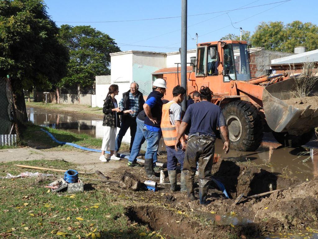 Punta Alta: ABSA reparó el caño de agua en calle González Fernández
