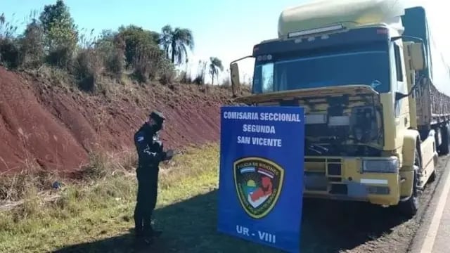 Secuestraron cinco camiones con granos de soja ilegal en San Vicente