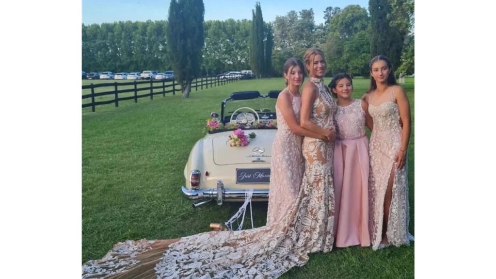Nicole con sus tres hijas en su casamiento con Manu Urcera.
