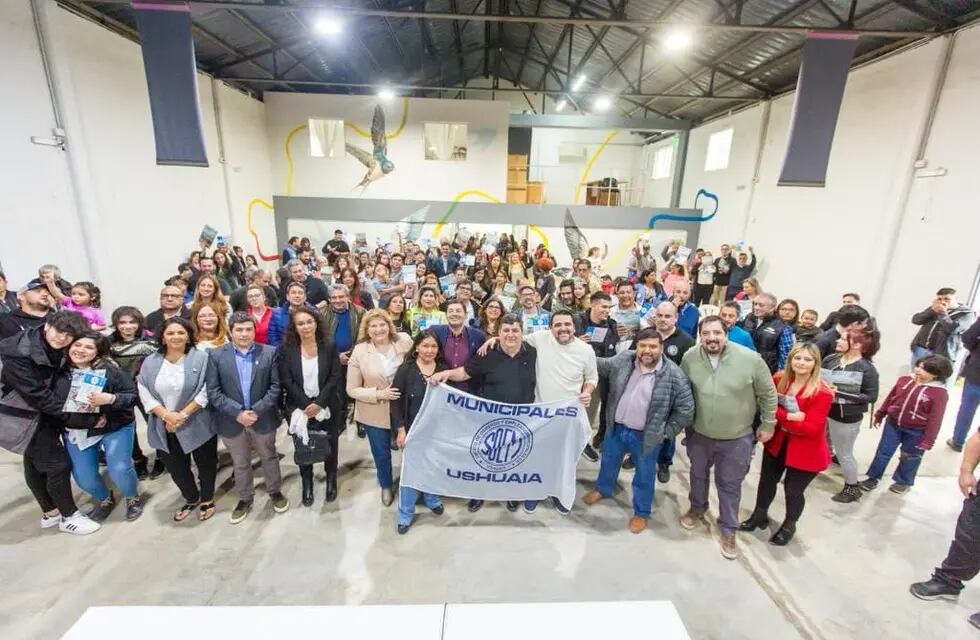 Ushuaia: familias nucleadas en sindicatos recibieron 49 decretos de preadjudicación de tierras