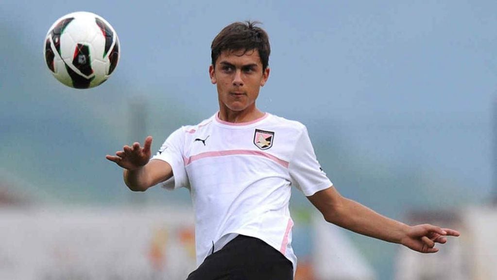 Dybala, por ahora, seguiría en el Palermo (Foto: web).