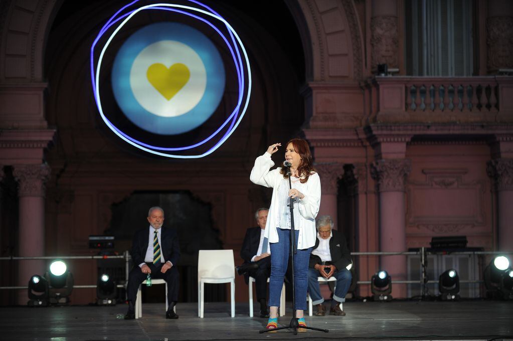 Cristina Kirchner sostuvo que "el FMI vivió condicionando la democracia argentina" y apuntó contra el gobierno de Mauricio Macri FOTO CLARIN