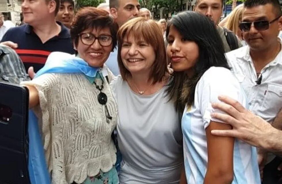 Patricia Bullrich en la marcha de despedida a Macri