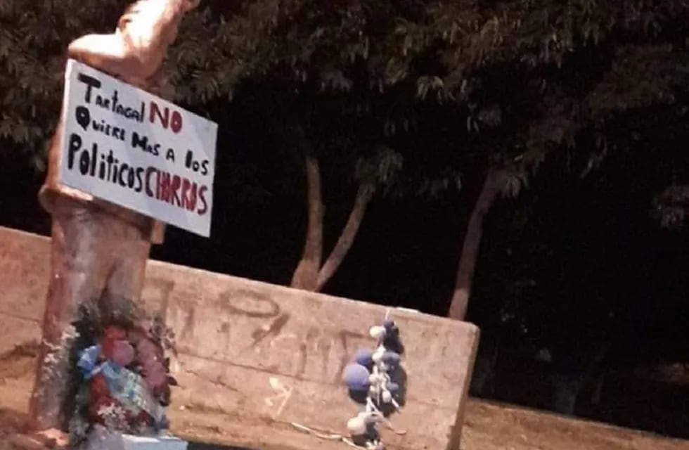 Vandalizaron una estatua de Néstor Kirchner  a 24 horas de su inauguración