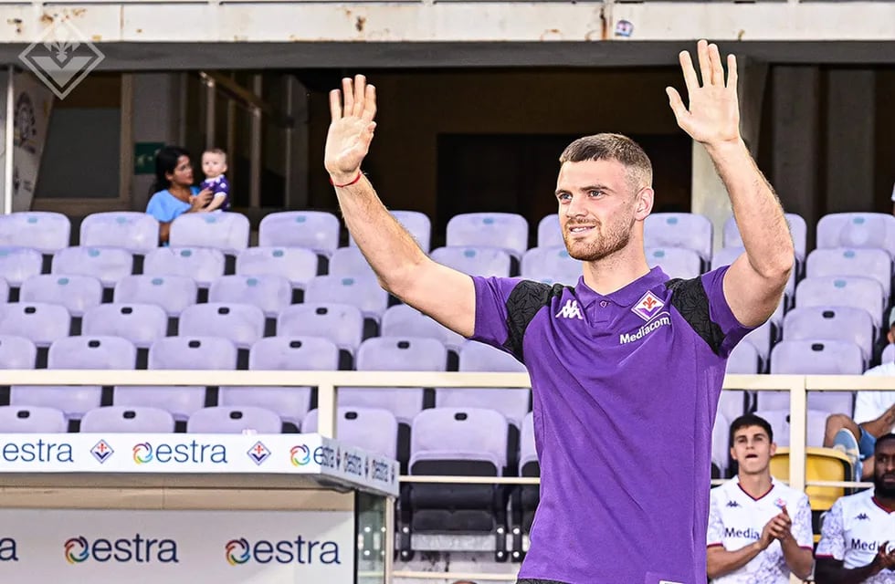 Lucas Beltrán, delantero cordobés formado en Instituto y consagrado en River, fue presentado en Fiorentina de Italia. (Prensa Fiorentina)