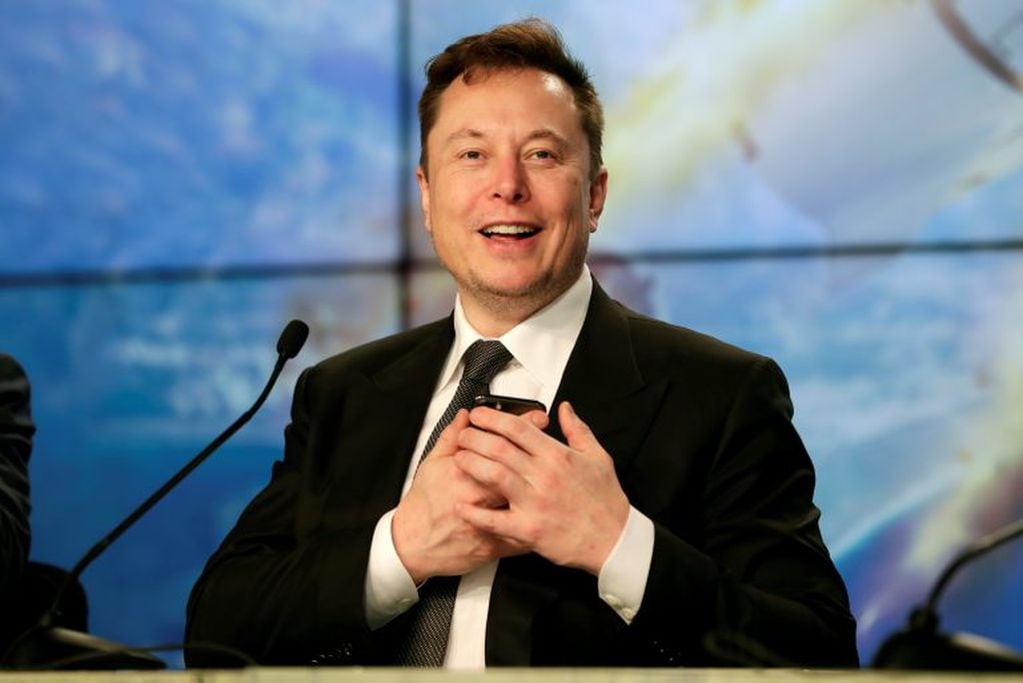 Elon Musk fundador y CEO de SpaceX speaks