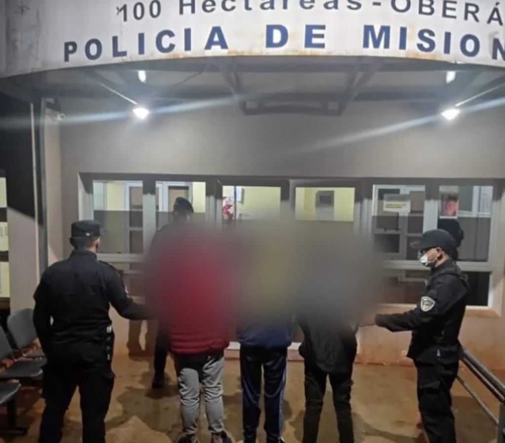 Cuatro jóvenes detenidos en operativos de nocturnidad en Oberá.