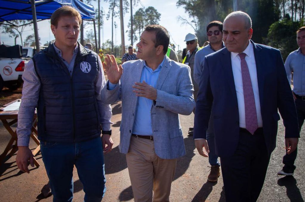 El gobernador Ahuad recorrió junto a Manzur obras en Puerto Iguazú.