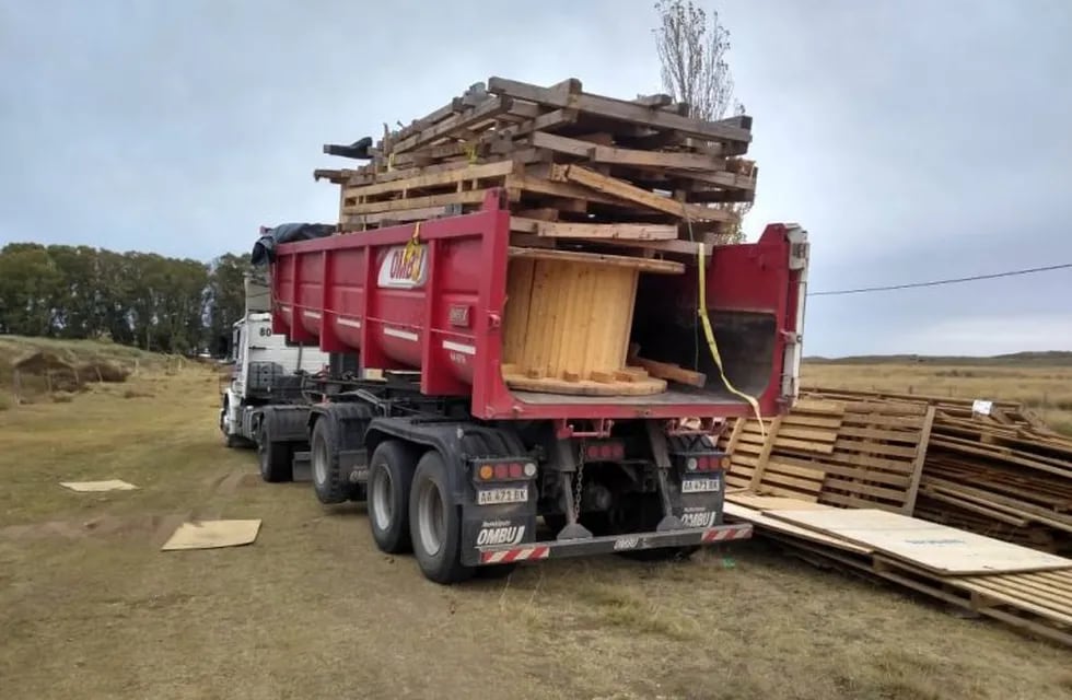 Reciclarán madera para mobilirio urbano en Pehuen Co