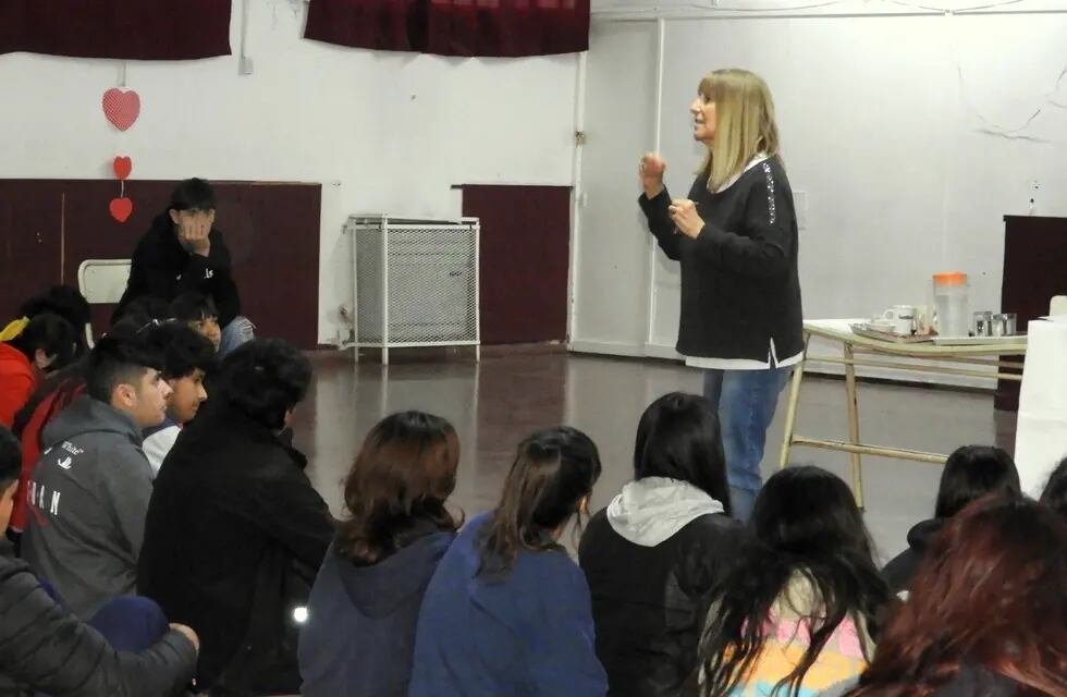 El Municipio brinda charlas de Educación Sexual Integral en las escuelas secundarias