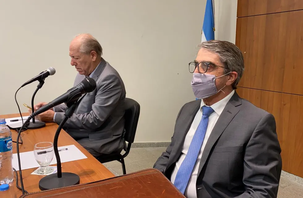 El senador provincial Armando Traferri brindó una conferencia de prensa en Rosario. (@gbelluati)