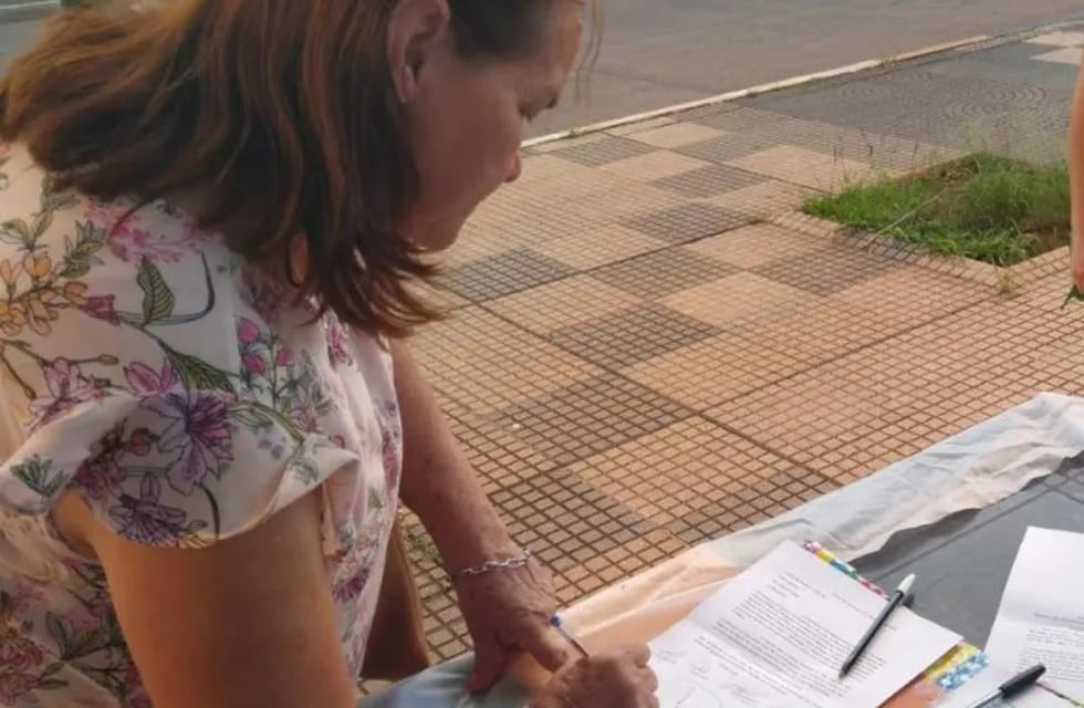 Juntan firmas para exigir la construcción de un refugio para víctimas de violencia. Puerto Iguazú