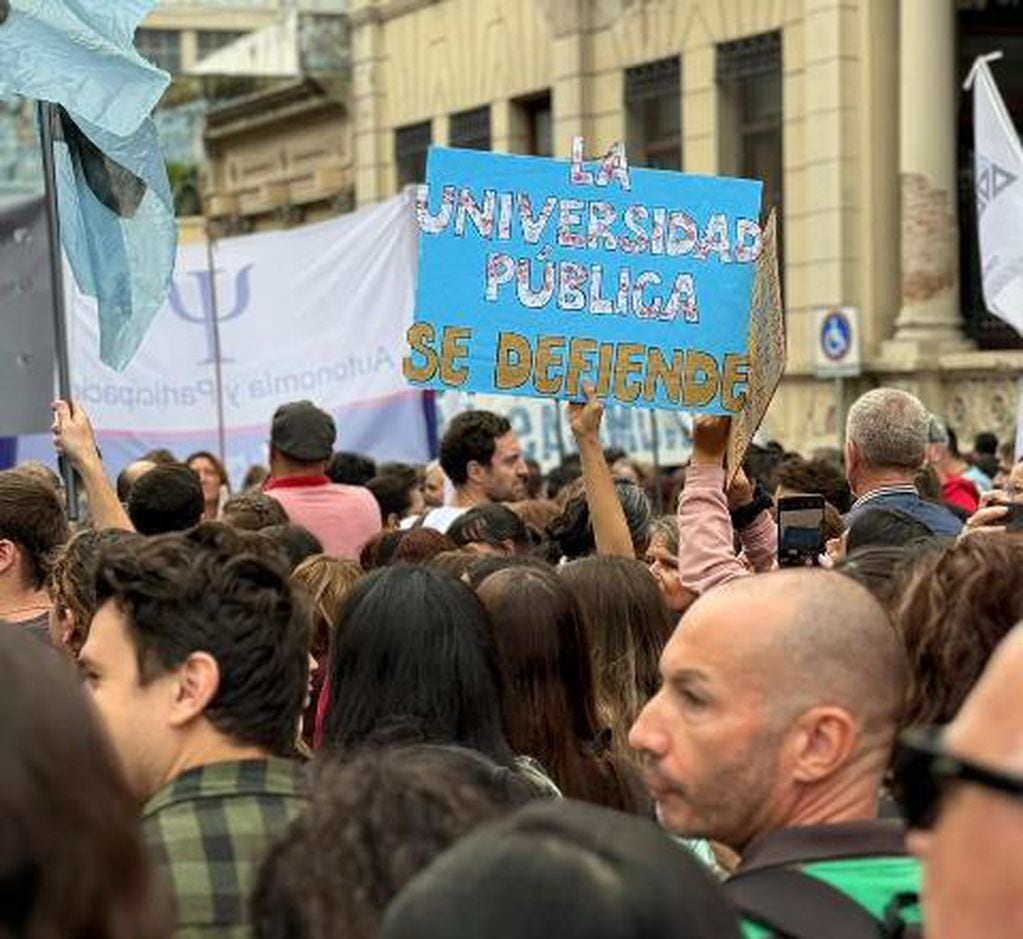 Marcha en defensa de la Universidad Pública.