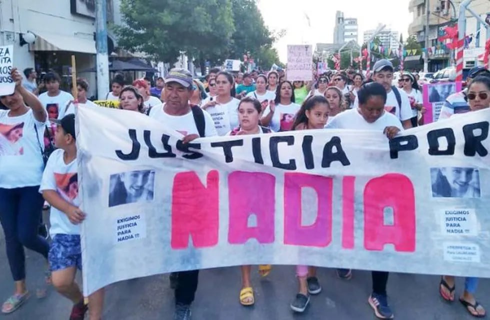 Manifestantes piden justicia por Nadia (Vía Santa Rosa)