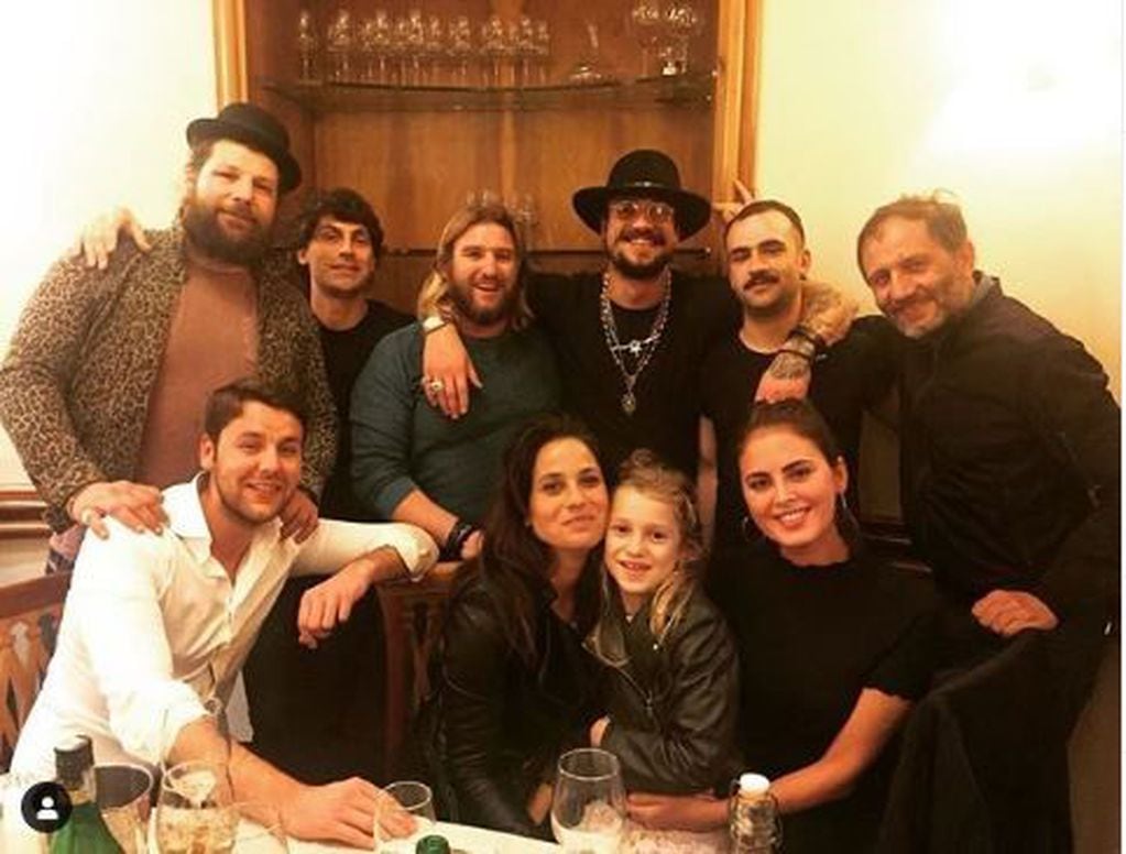 Daniel Osvaldo y Silvina Luna cenando con amigos en Roma (Foto: Instagram de Daniel Osvaldo)