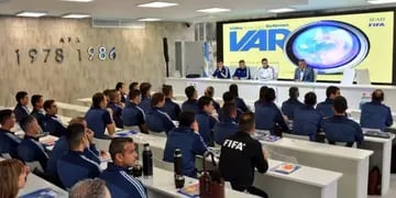 En el próximo torneo de fútbol argentino no habrá VAR, la FIFA lo aprobará para el segundo semestre