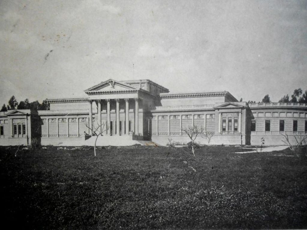 Museo de Ciencias Naturales de La Plata a fines del siglo XIX (Municipalidad de La Plata)
