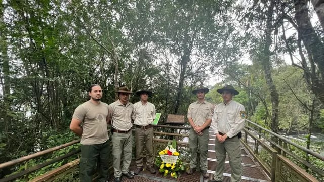 Homenajearon al guardaparque Bernabé Méndez al cumplirse un nuevo aniversario de su muerte  - Parque Nacional Iguazú