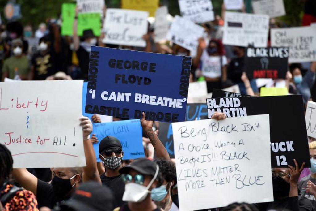 Manifestaciones en Atlanta. (Foto: Mike Stewart/AP)